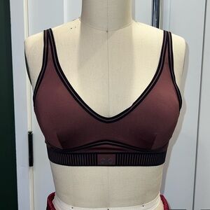 New Alo Yoga Bra